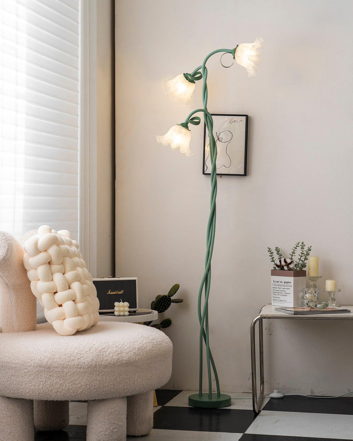 Calla Flower-Inspired Floor Lamp with Glow