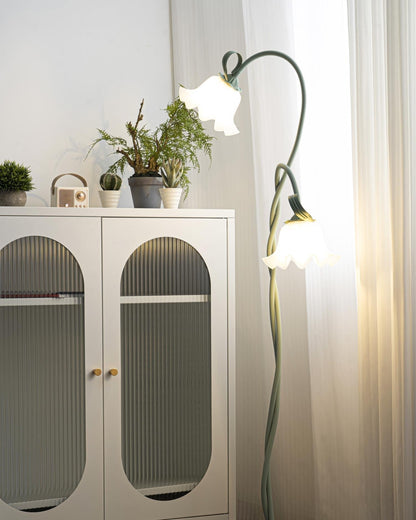 Calla Flower-Inspired Floor Lamp with Glow