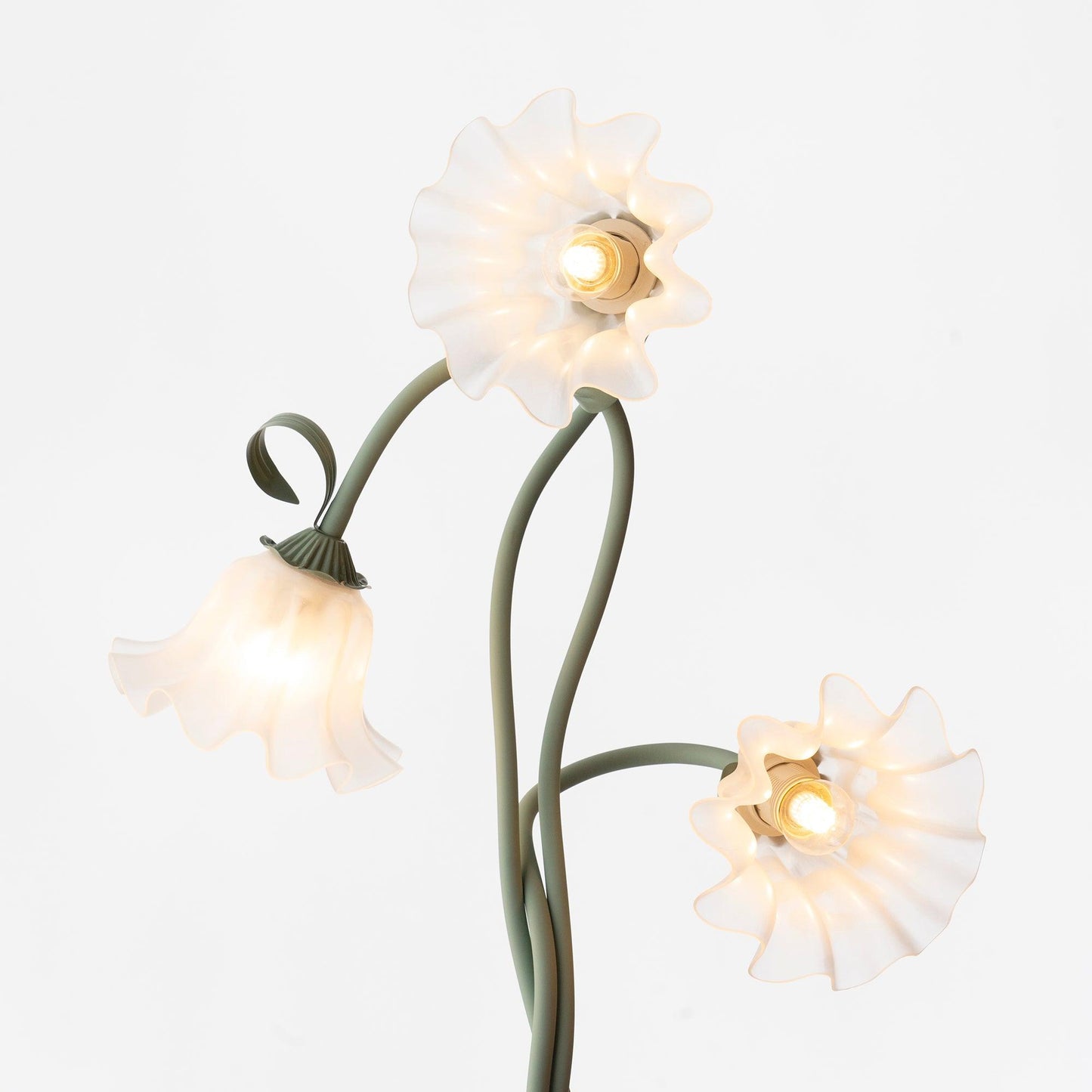 Calla Flower-Inspired Floor Lamp with Glow