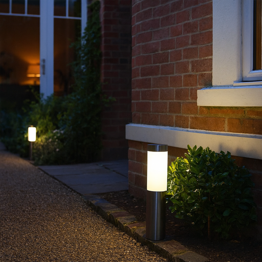 Solarglo Solar-Powered LED Garden Lamp