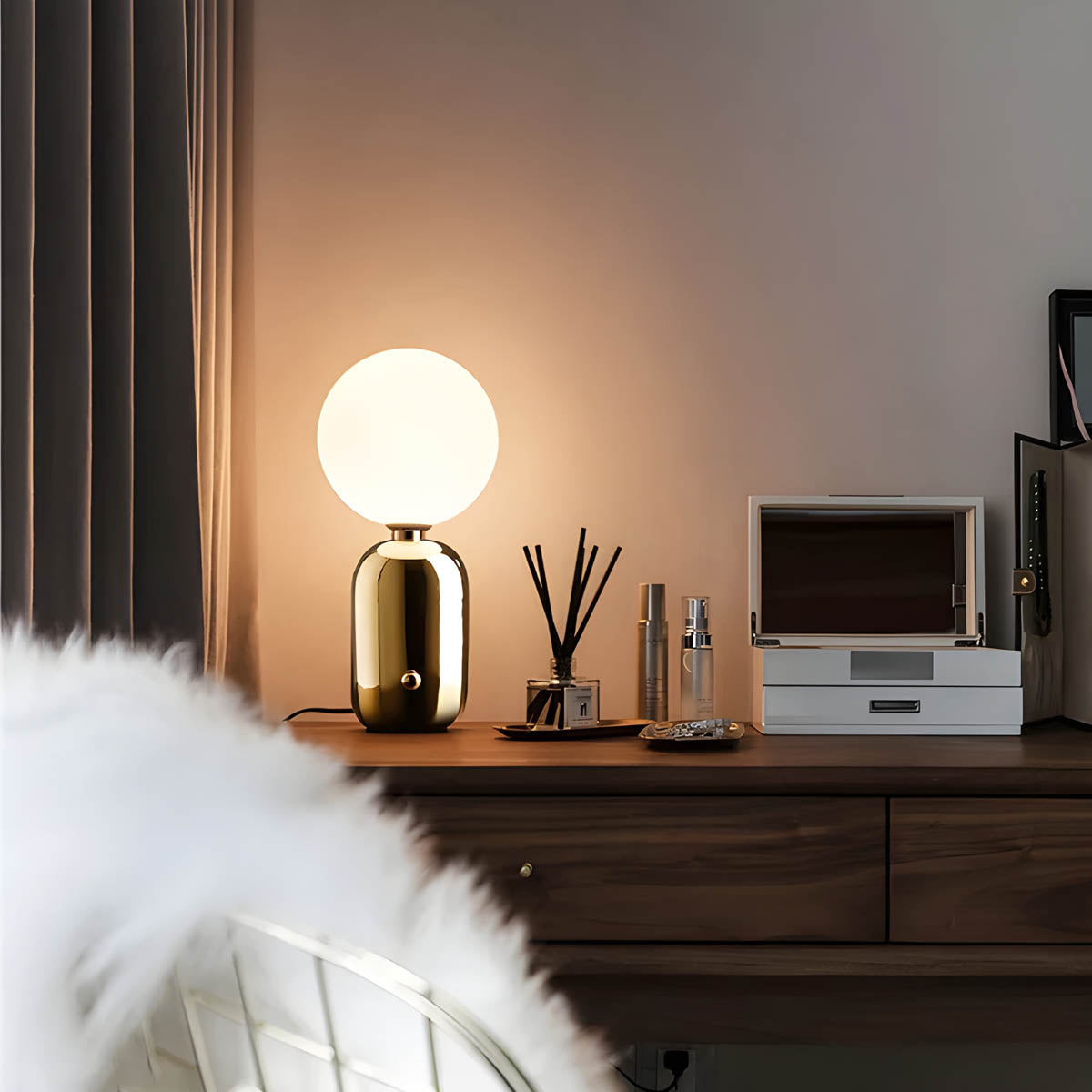Raiso Modern Table Lamp with Glass Shade