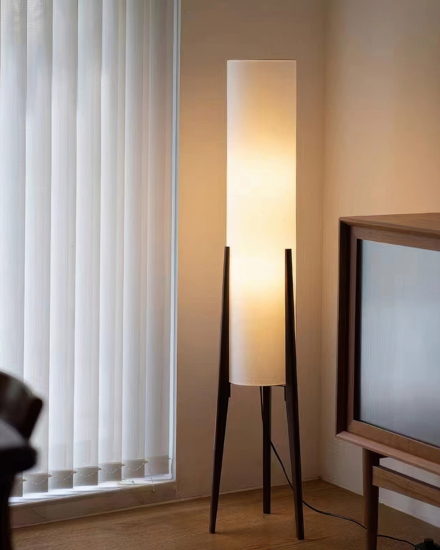 Walnut Solid Wood Nordic Floor Lamp